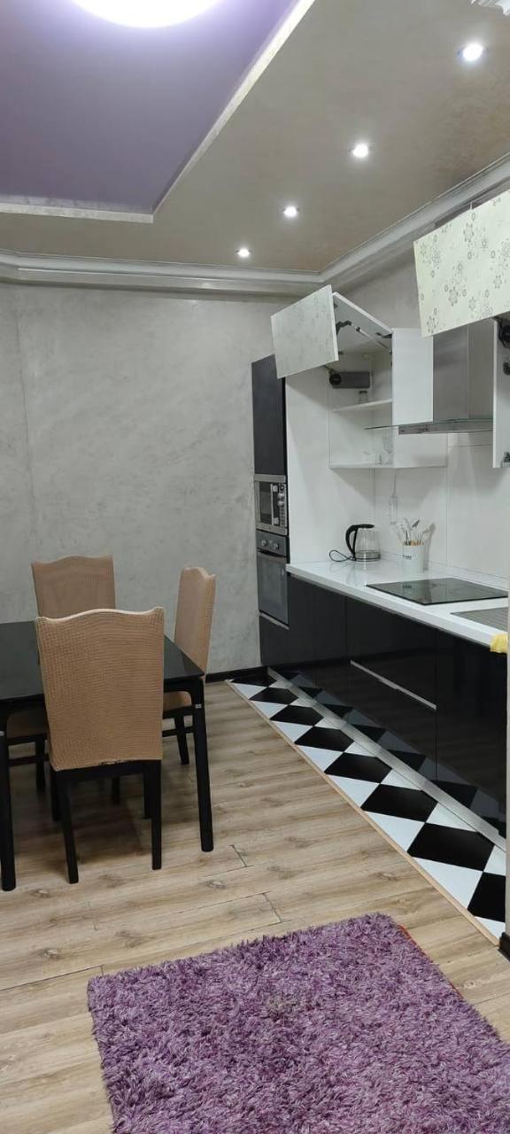 Nurly Tau 2Room Apartments 알마티 외부 사진