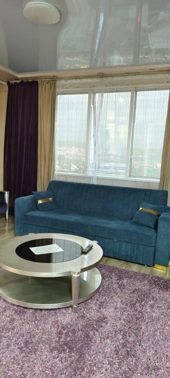 Nurly Tau 2Room Apartments 알마티 외부 사진