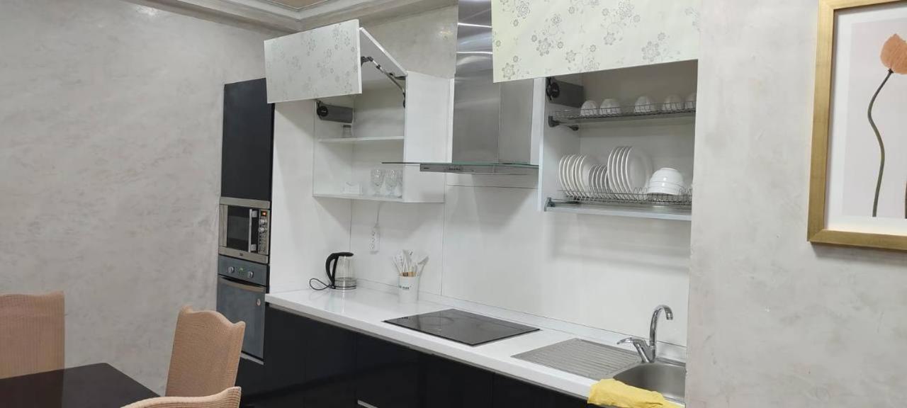 Nurly Tau 2Room Apartments 알마티 외부 사진